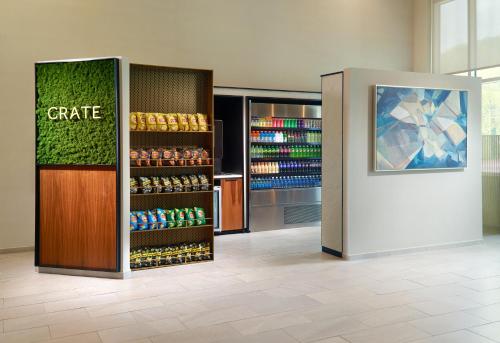holiday inn and suites atlanta n chamblee dunwoody