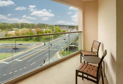holiday inn and suites atlanta n chamblee dunwoody