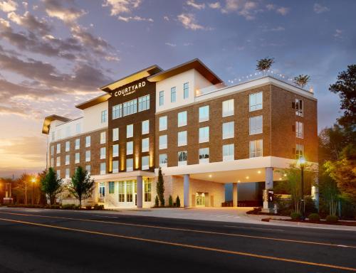 holiday inn and suites atlanta n chamblee dunwoody