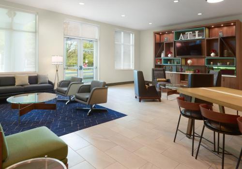holiday inn and suites atlanta n chamblee dunwoody