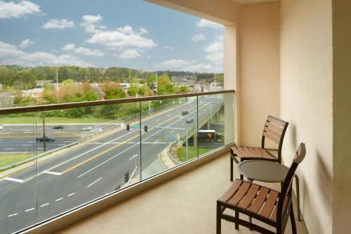 holiday inn and suites atlanta n chamblee dunwoody
