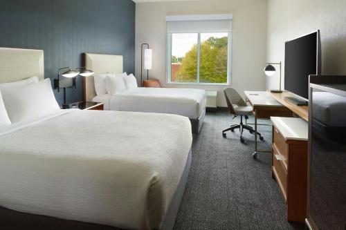 holiday inn and suites atlanta n chamblee dunwoody