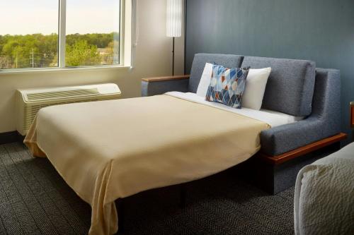 holiday inn and suites atlanta n chamblee dunwoody