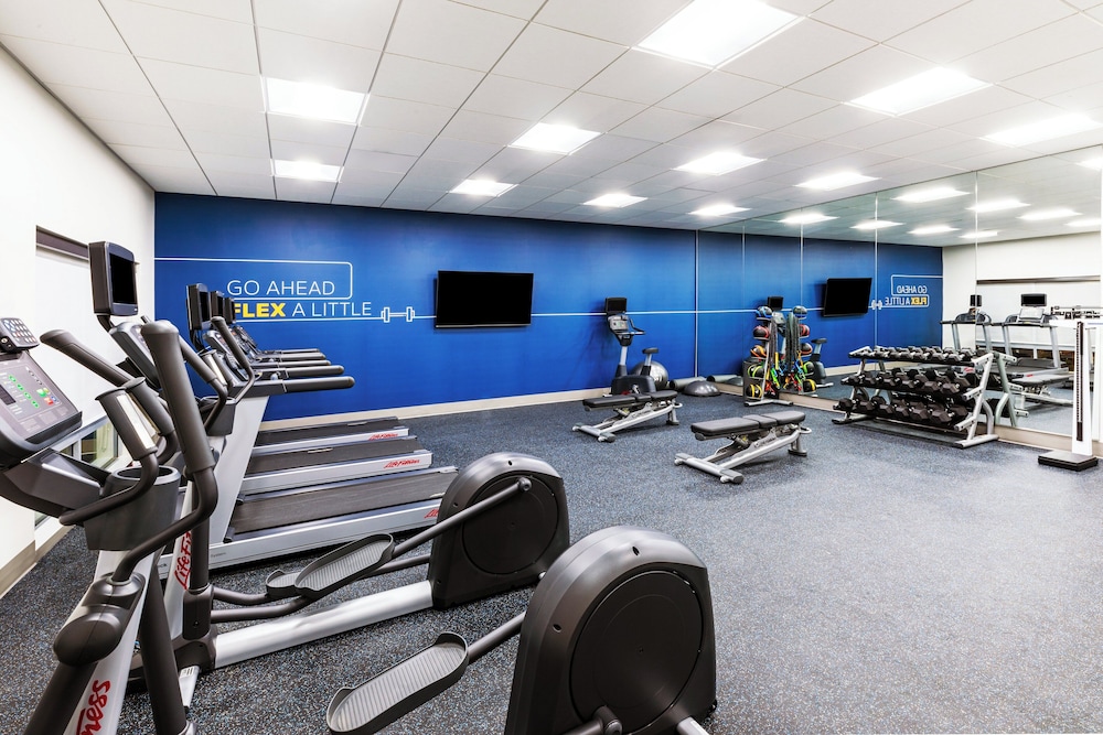 holiday inn express and suites senatobia i 55