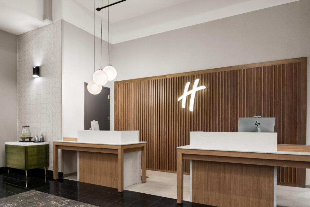 holiday inn select albuquerque airport