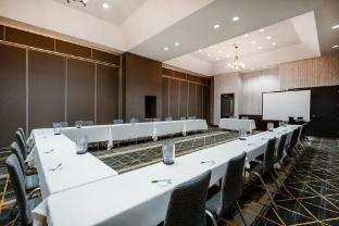 holiday inn select albuquerque airport