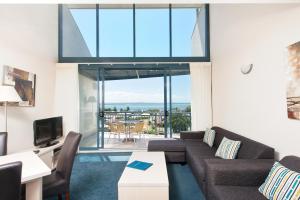the landmark resort nelson bay
