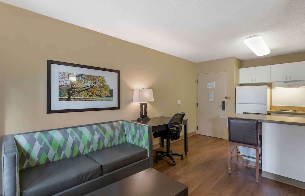 extended stay america suites memphis airport