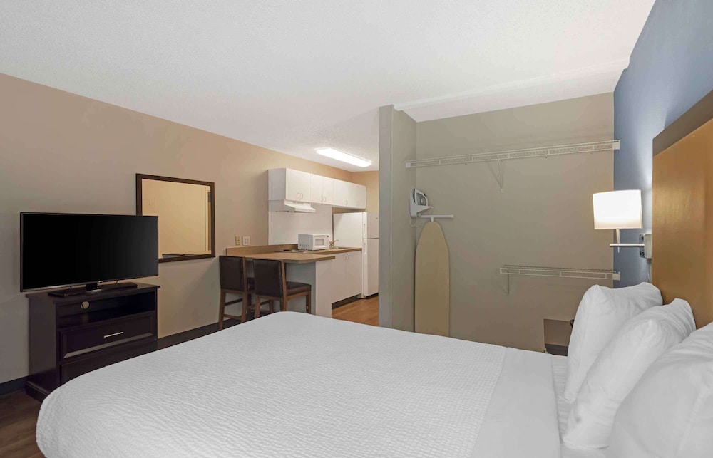 extended stay america suites memphis airport