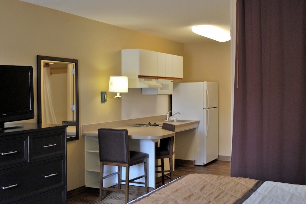 extended stay america suites memphis airport