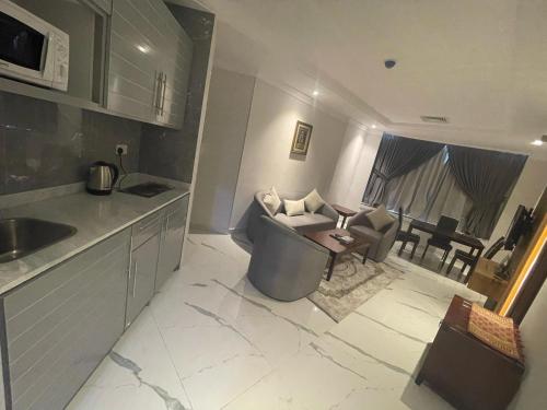 continental suite farwaniya