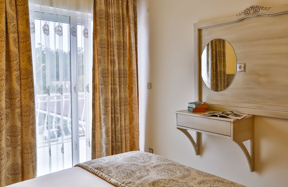 linda beach class hotel boutique class