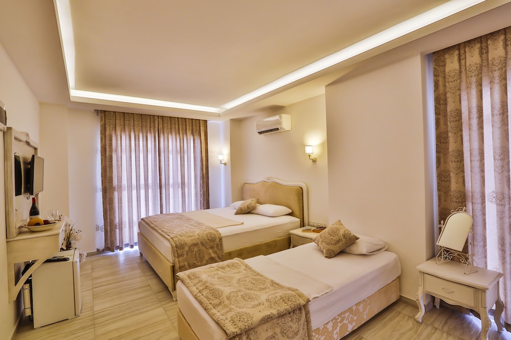 linda beach class hotel boutique class