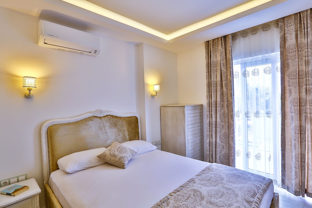 linda beach class hotel boutique class