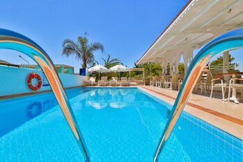 linda beach class hotel boutique class