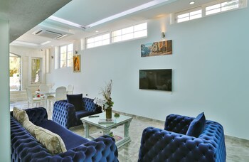 linda beach class hotel boutique class