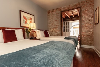 new orleans courtyard hotel and suites by the french quarter