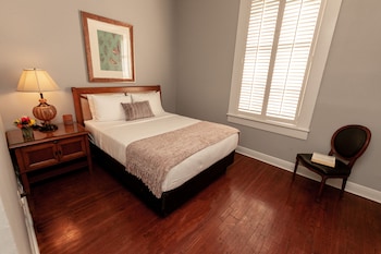 new orleans courtyard hotel and suites by the french quarter
