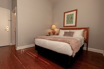 new orleans courtyard hotel and suites by the french quarter