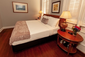new orleans courtyard hotel and suites by the french quarter