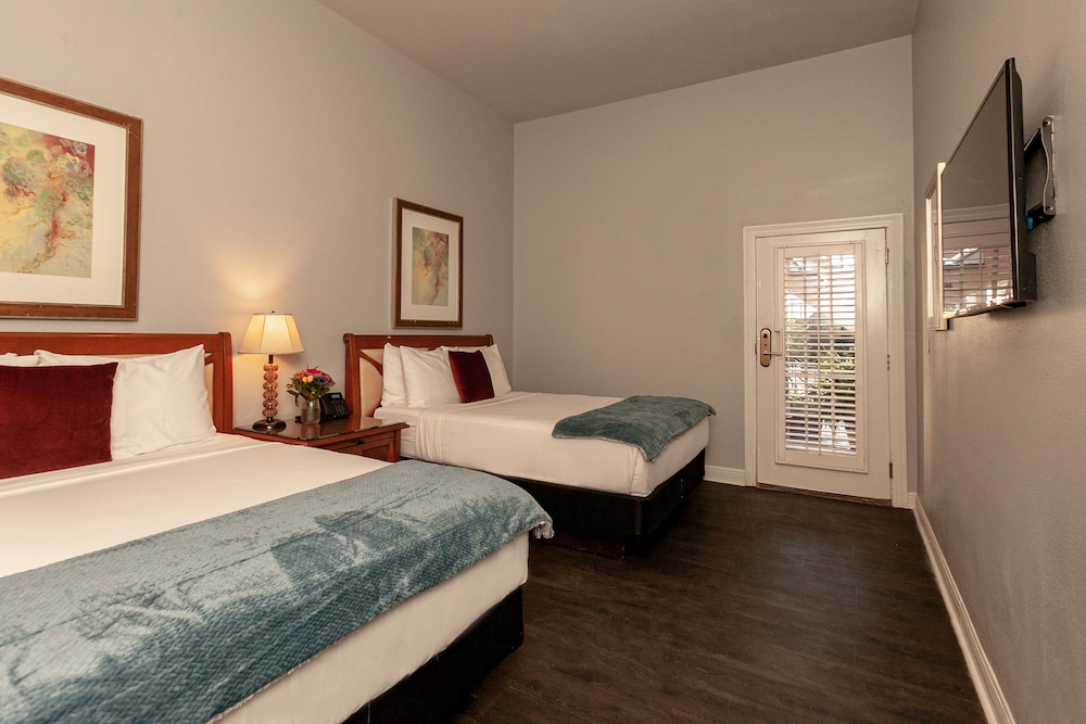 new orleans courtyard hotel and suites by the french quarter