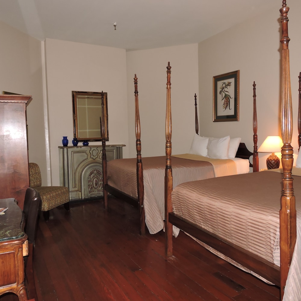 french quarter courtyard hotel and suites