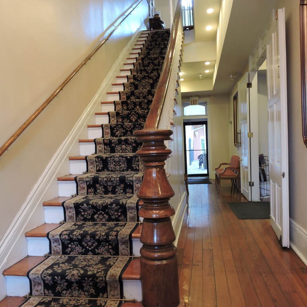 french quarter courtyard hotel and suites