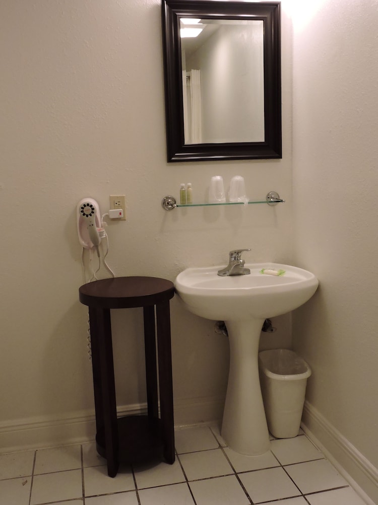 french quarter courtyard hotel and suites