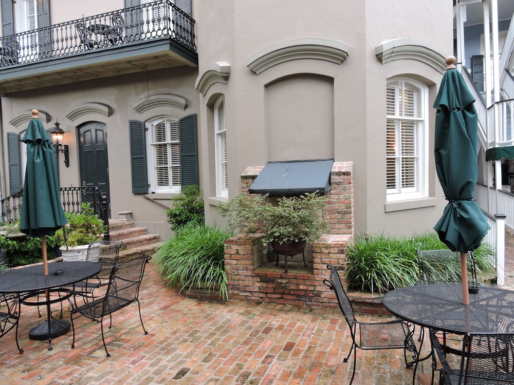 french quarter courtyard hotel and suites