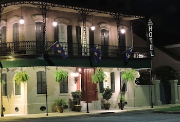 new orleans courtyard hotel and suites by the french quarter