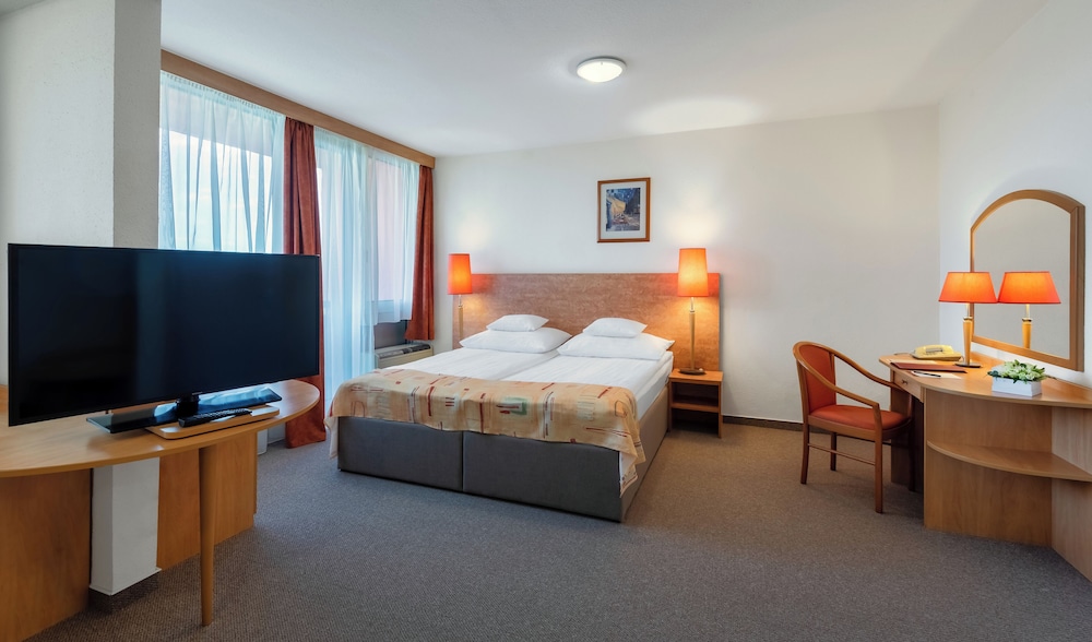 hunguest hotel freya