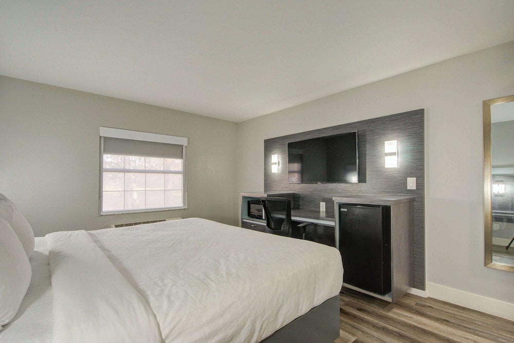 clarion pointe tampa brandon near fairgrounds and casino