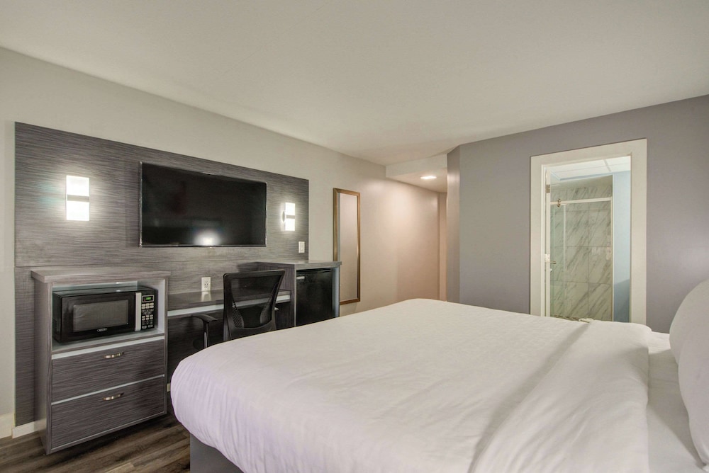 clarion pointe tampa brandon near fairgrounds and casino
