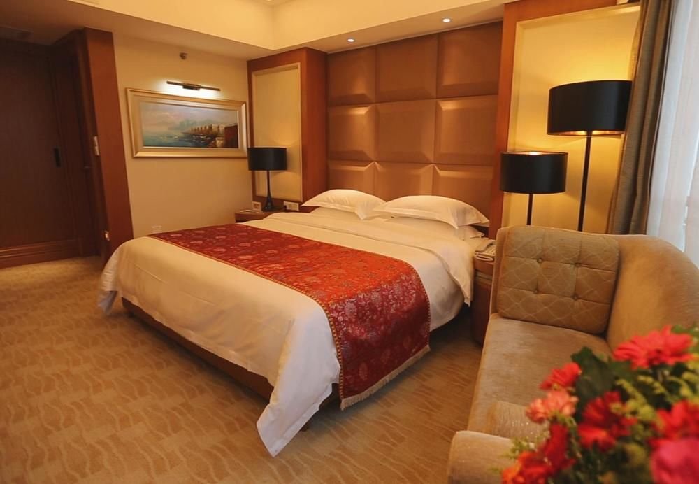 Golden Sea View,Xiuyinggu Battery>>Haikou,4 star