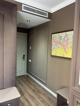 parliament hotel and restaurant