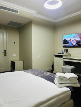 parliament hotel and restaurant