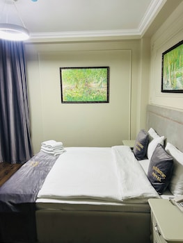 parliament hotel and restaurant