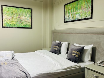 parliament hotel and restaurant