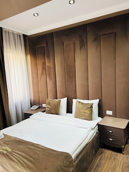 parliament hotel and restaurant