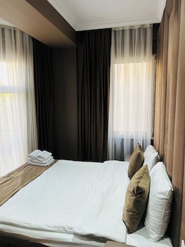 parliament hotel and restaurant