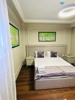 parliament hotel and restaurant