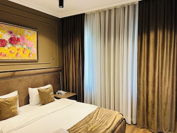 parliament hotel and restaurant