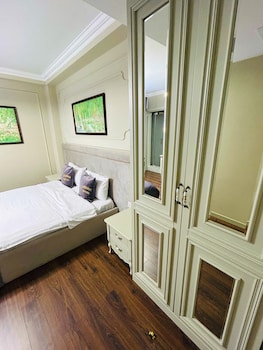 parliament hotel and restaurant