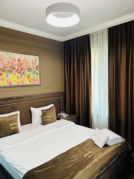 parliament hotel and restaurant