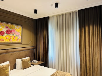 parliament hotel and restaurant