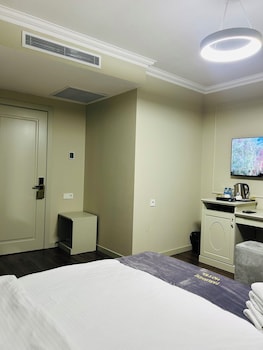 parliament hotel and restaurant