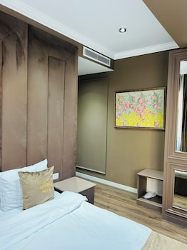 parliament hotel and restaurant