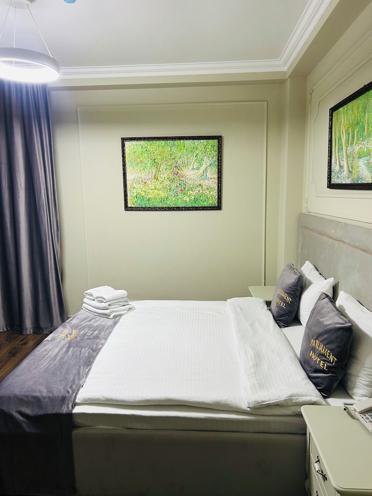 parliament hotel and restaurant