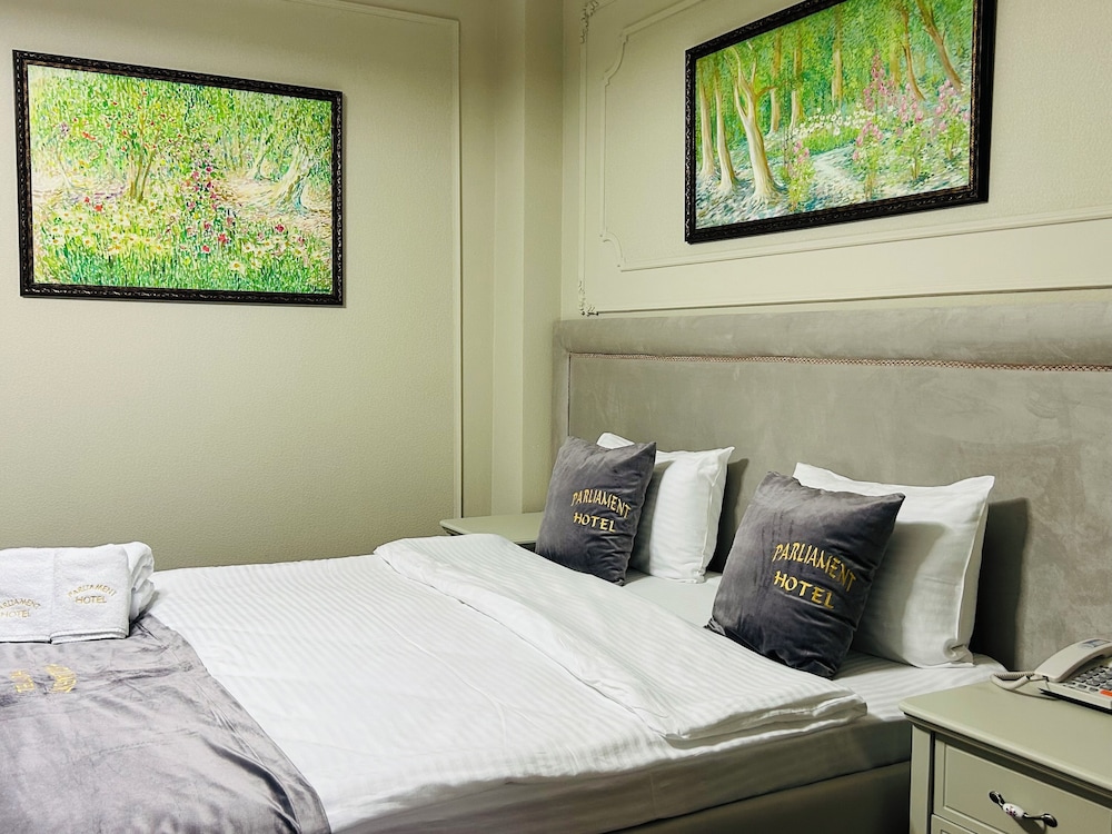 parliament hotel and restaurant