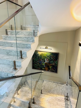 parliament hotel and restaurant